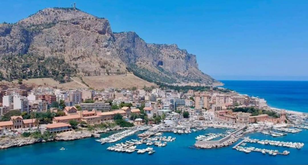 La Trinacria Mare Apartment Palermo Luaran gambar
