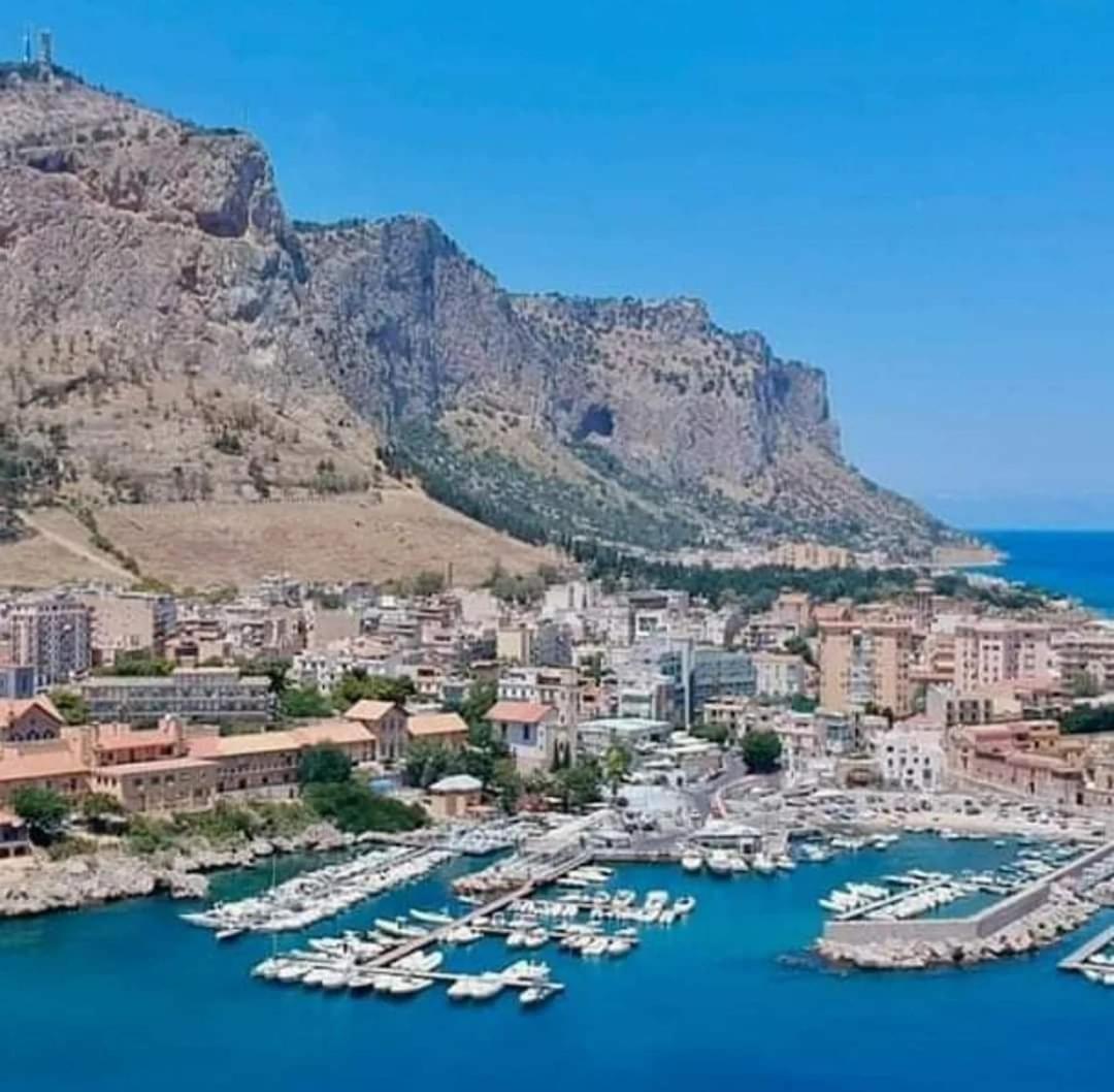 La Trinacria Mare Apartment Palermo Luaran gambar